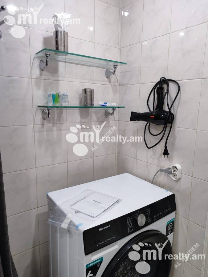 Снять 3 комнатную квартиру Абовян ул, Центр Ереван, 142503