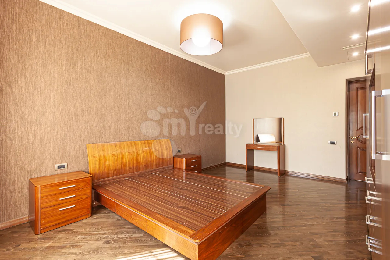 4 bedroom apartment for sale A.Manukyan St, Center Yerevan, 161690