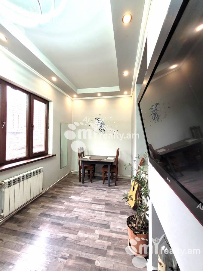 3 bedroom apartment for rent Mashtots Ave, Center Yerevan, 142134
