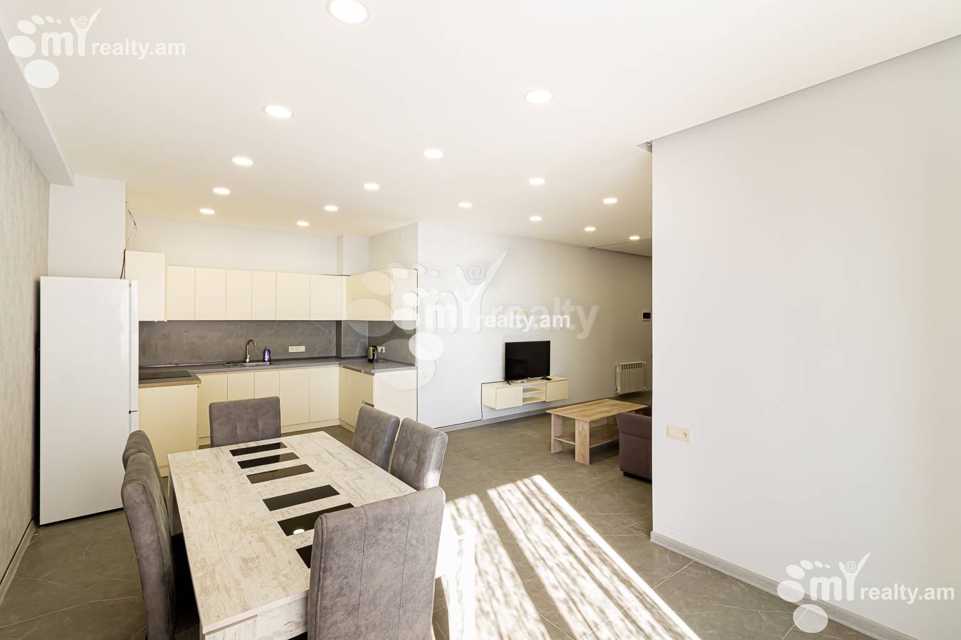 Снять 2 комнатную квартиру Аргишти ул, Центр Ереван, 154256