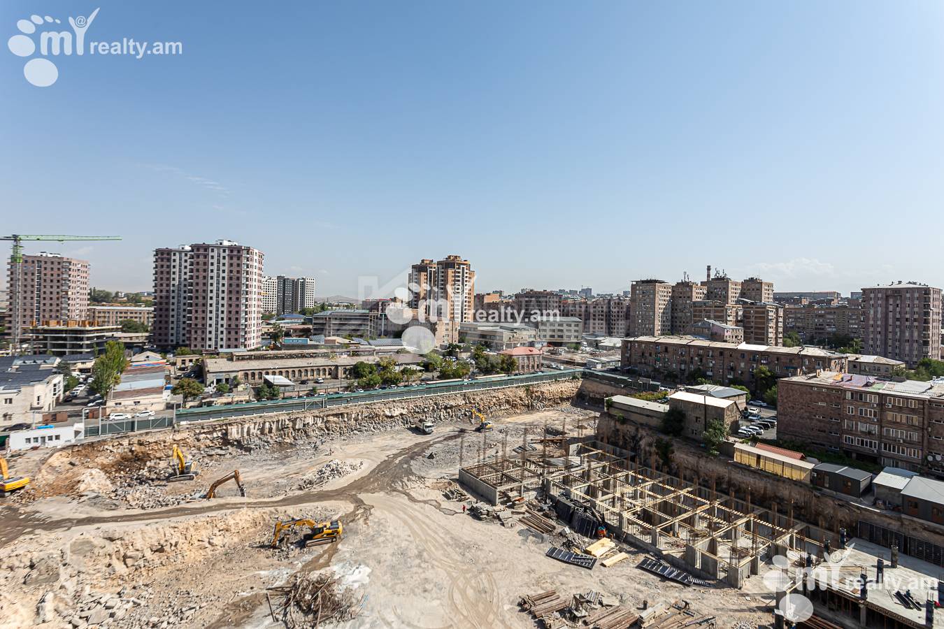 4 սենյականոց բնակարան  Գրիբոեդովի փող, Արաբկիր Երևան, 156578