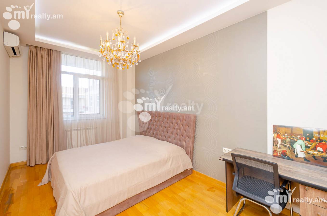 4 bedroom apartment for rent Rostom St, Center Yerevan, 144583