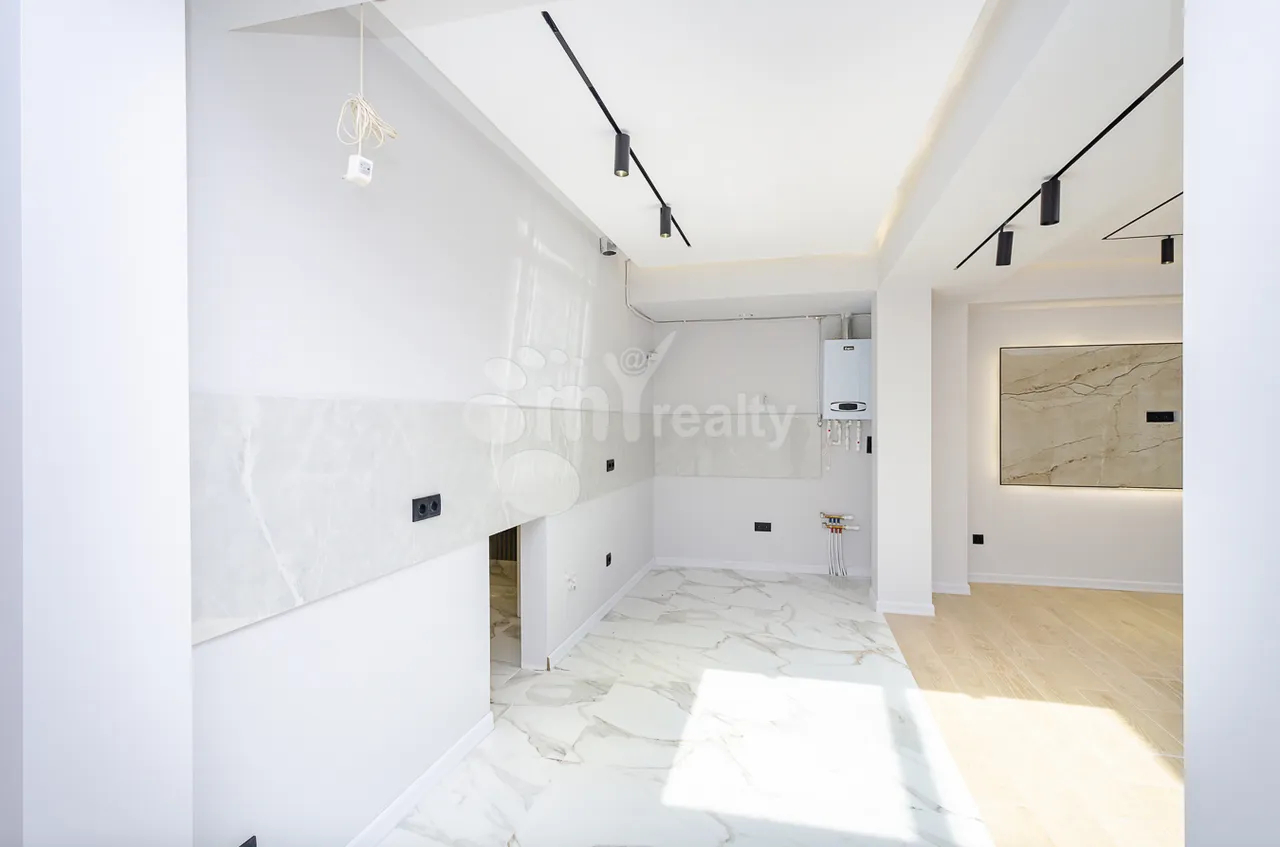 3 bedroom apartment for sale Sayat-Nova Ave, Center Yerevan, 157916