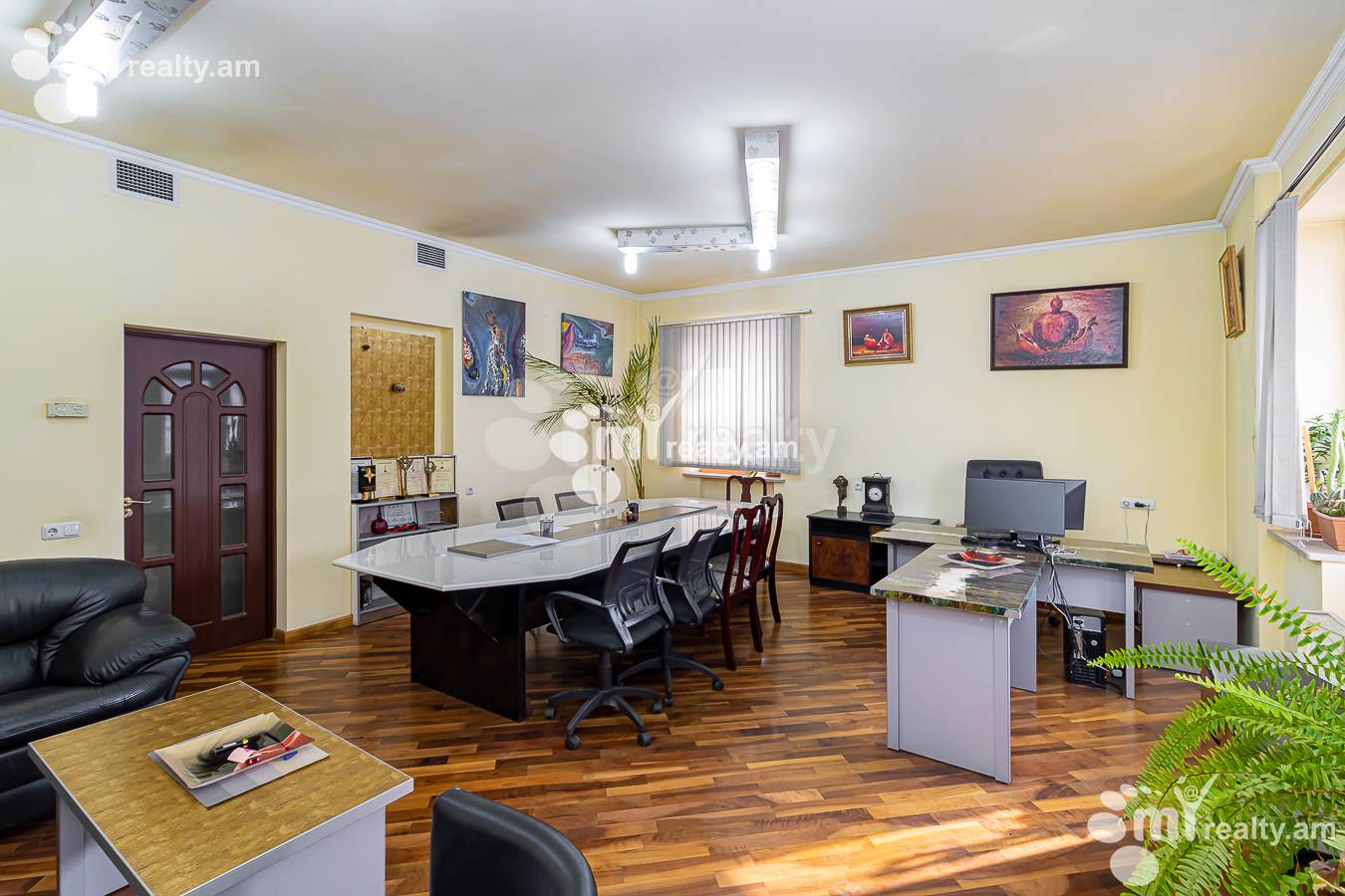 4 bedroom apartment for sale Paronyan St, Center Yerevan, 149050