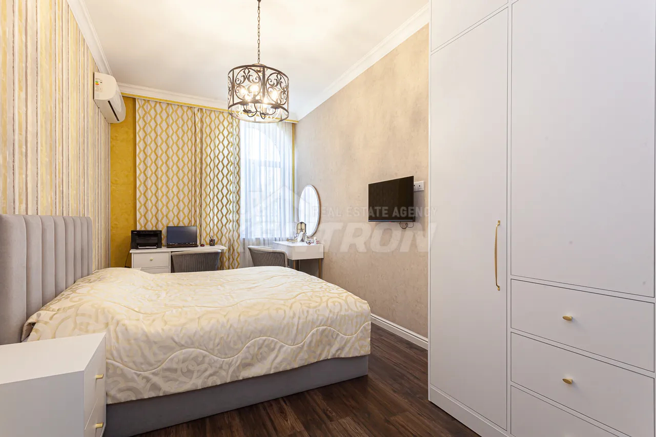 3 bedroom apartment for sale Mashtots Ave, Center Yerevan, 157544