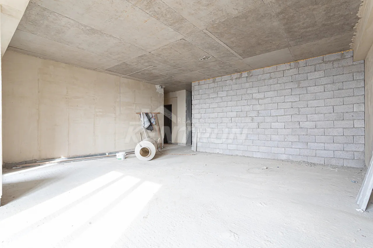 4 bedroom apartment for sale Antarayin, Leonid-Azgaldyan-Straße,, Center Yerevan, 157990