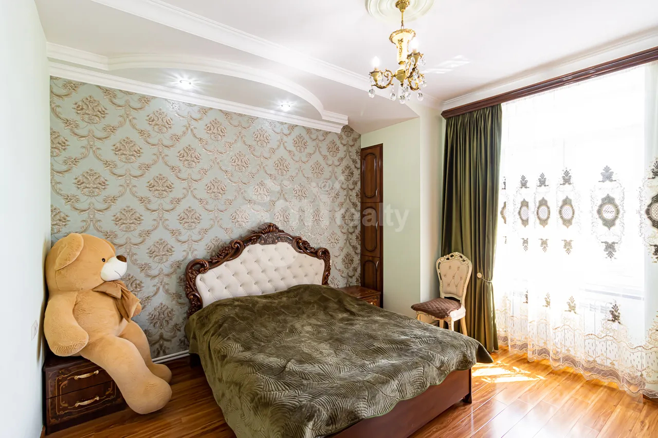 3 bedroom apartment for rent Agatangeghos St, Center Yerevan, 161490
