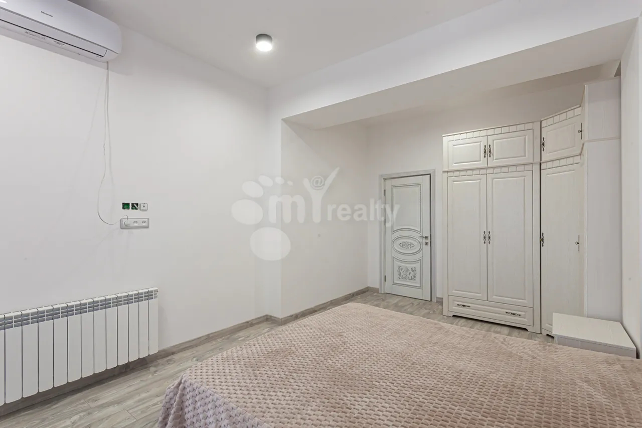 Снять 3 комнатную квартиру Паронян ул, Центр Ереван, 157980