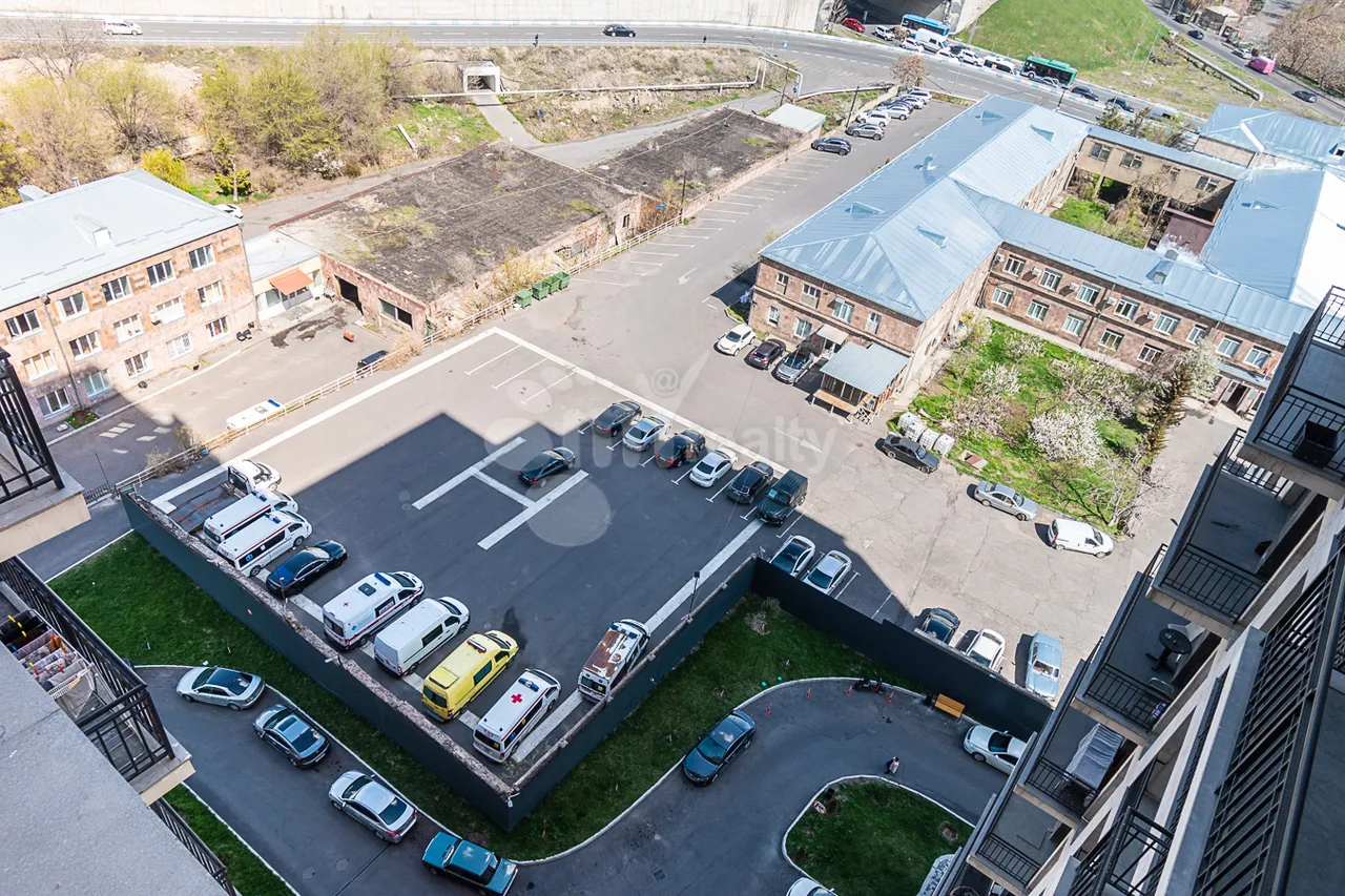 3 սենյականոց բնակարան  Հալաբյան փող, Աջափնյակ Երևան, 160127