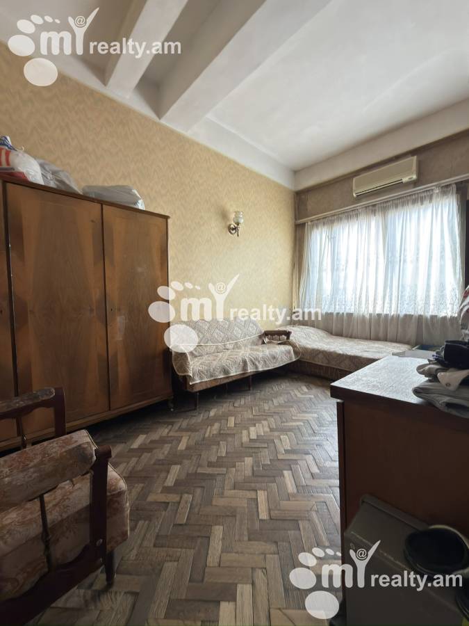 3 սենյականոց բնակարան  Պարոնյան փող, Կենտրոն Երևան, 159680