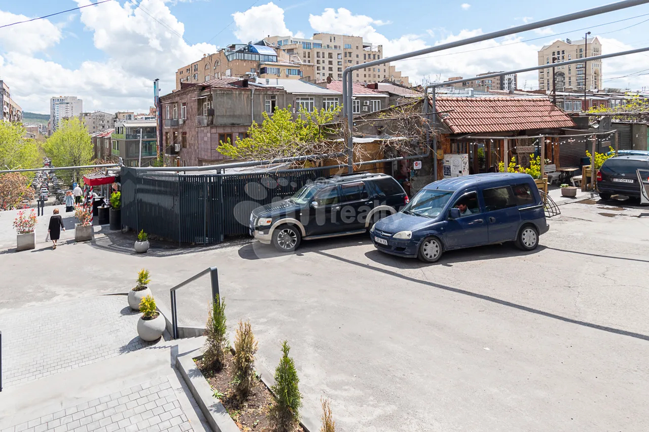 Купить коммерческoе помещение Сарян ул, Центр Ереван, 160253