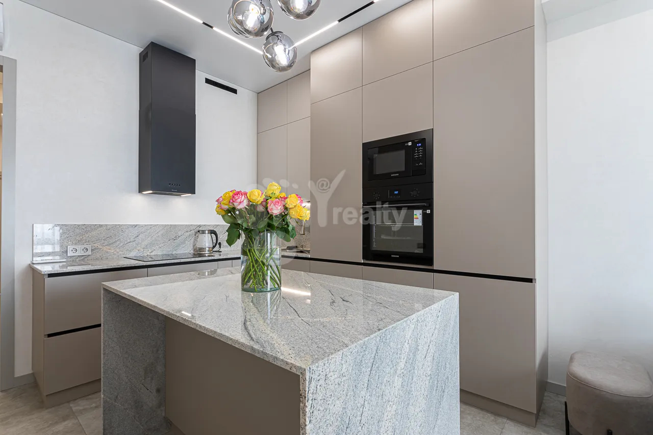 3 սենյականոց բնակարան վարձով Գրիբոեդովի փող, Արաբկիր Երևան, 158538