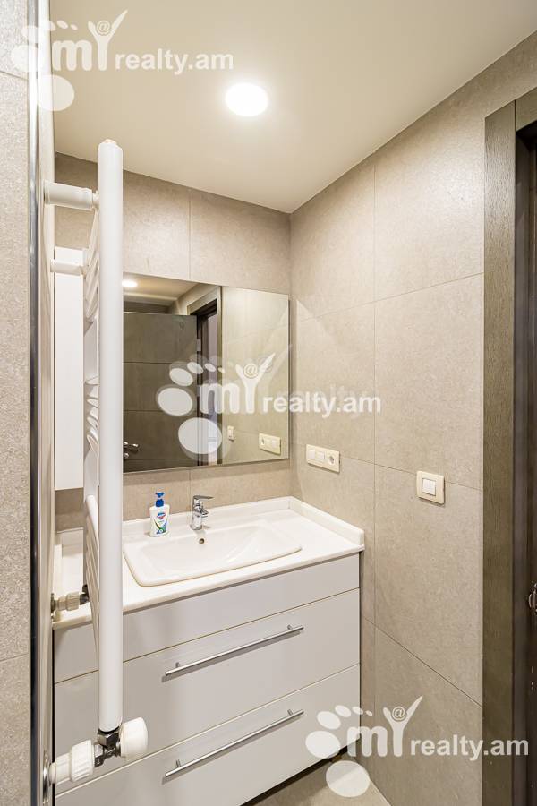 Купить 3 комнатную квартиру Антараин ул, Центр Ереван, 154424