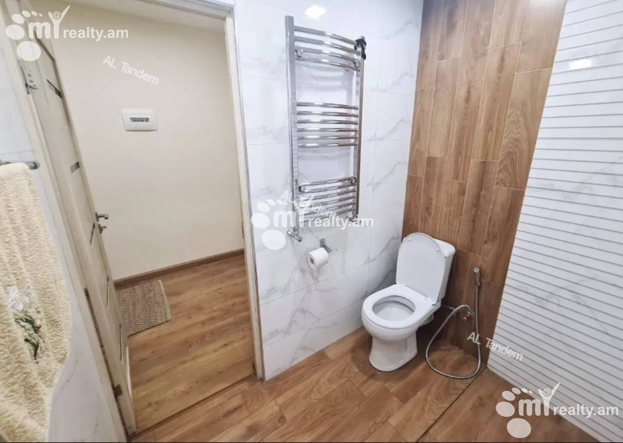 Купить 3 комнатную квартиру Сарян ул, Центр Ереван, 156667