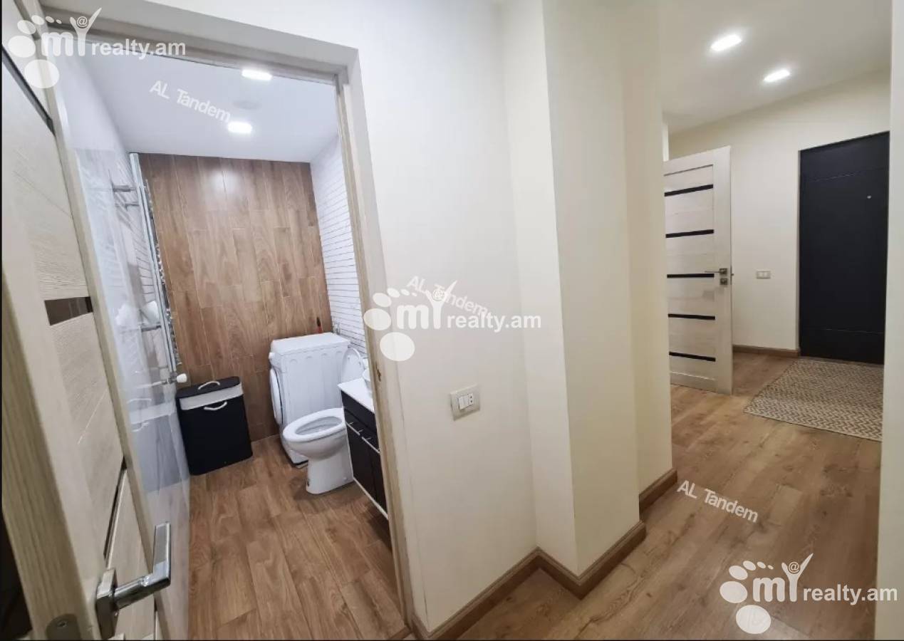 Купить 3 комнатную квартиру Сарян ул, Центр Ереван, 156667