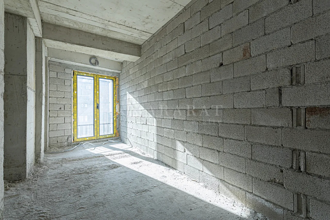 4 սենյականոց բնակարան  Լեոի փող, Կենտրոն Երևան, 157439