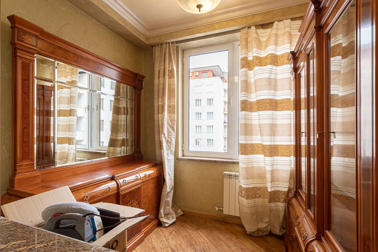 3 սենյականոց բնակարան վարձով Հին երևանցու փող, Կենտրոն Երևան, 159734