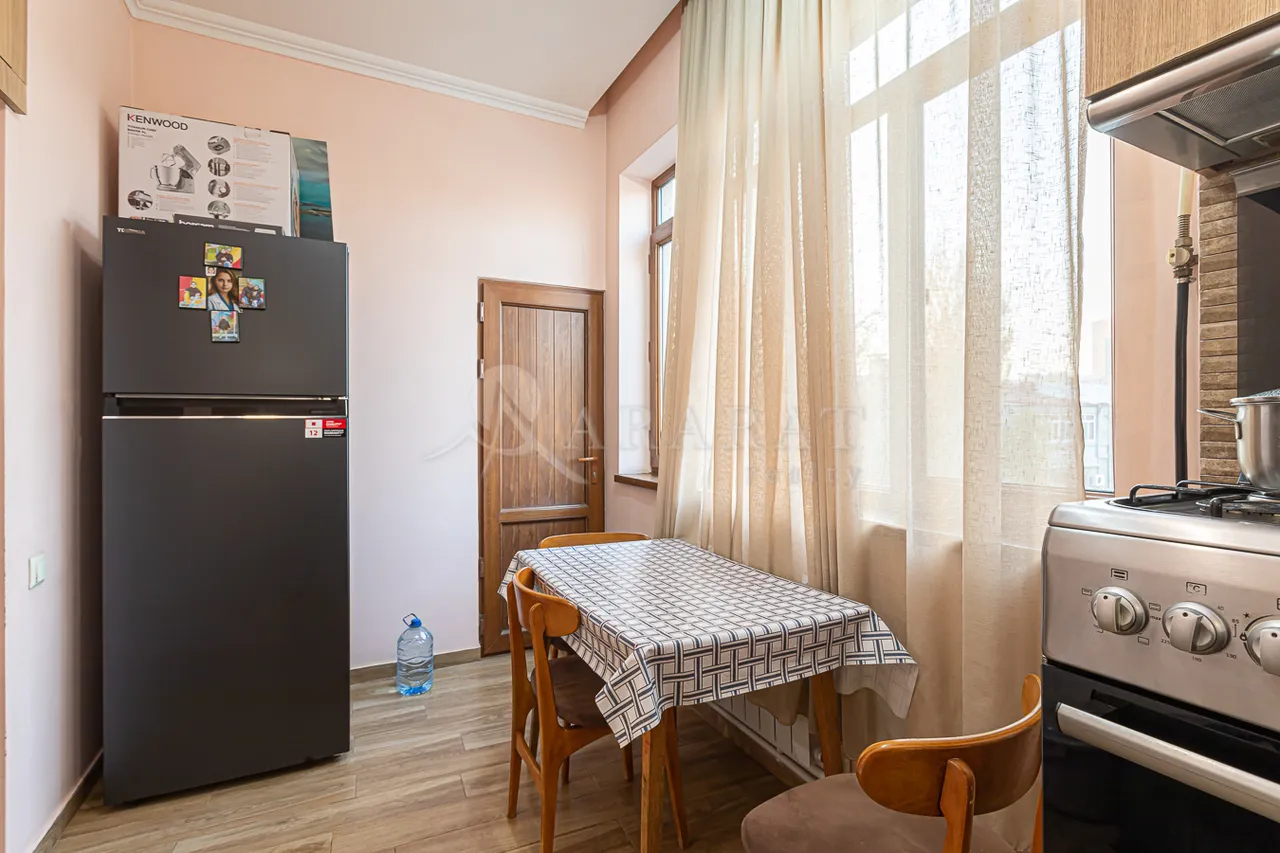 2 bedroom apartment for sale Hanrapetutyan St, Center Yerevan, 158021