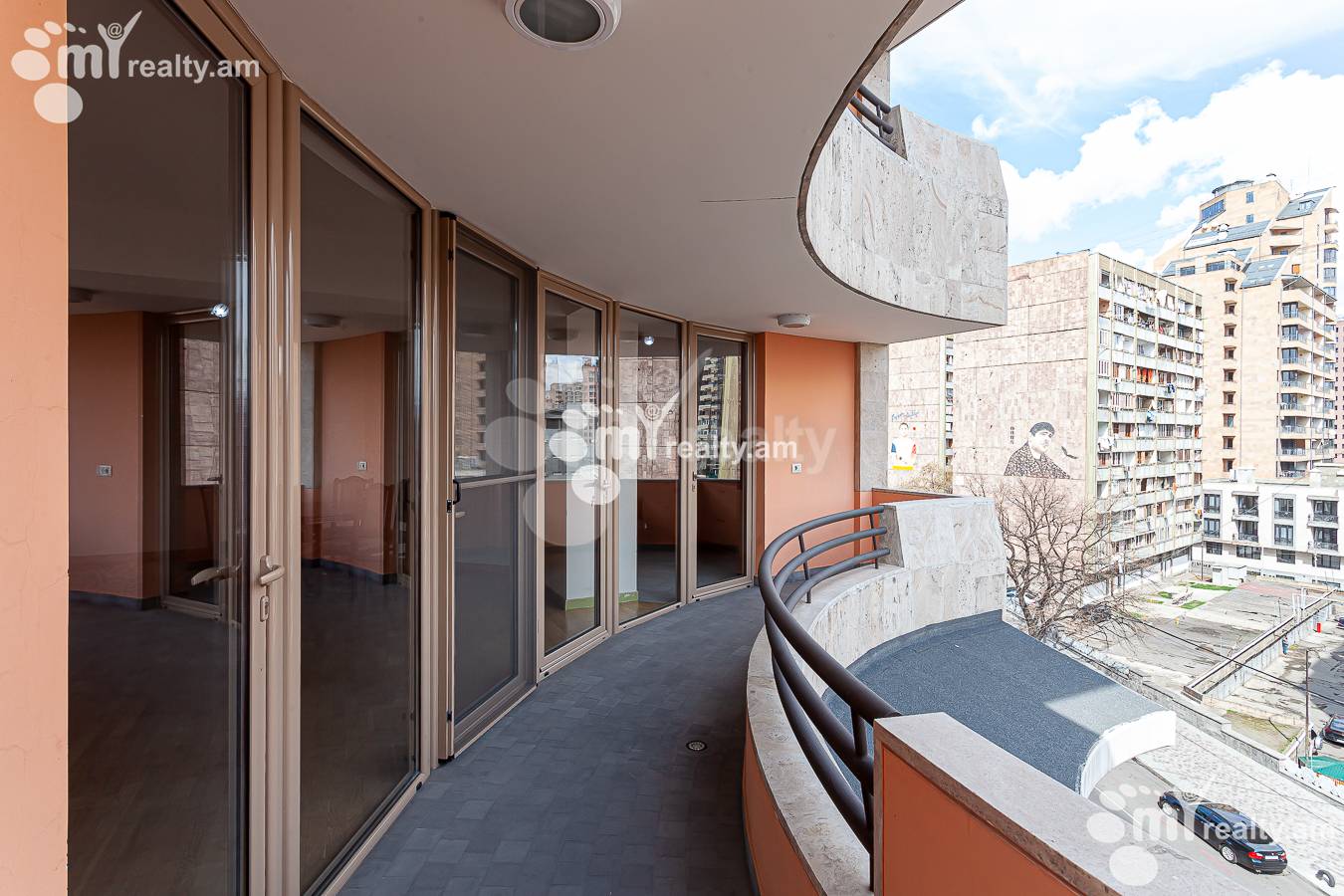 4 սենյականոց բնակարան  Լեոի փող, Կենտրոն Երևան, 153427