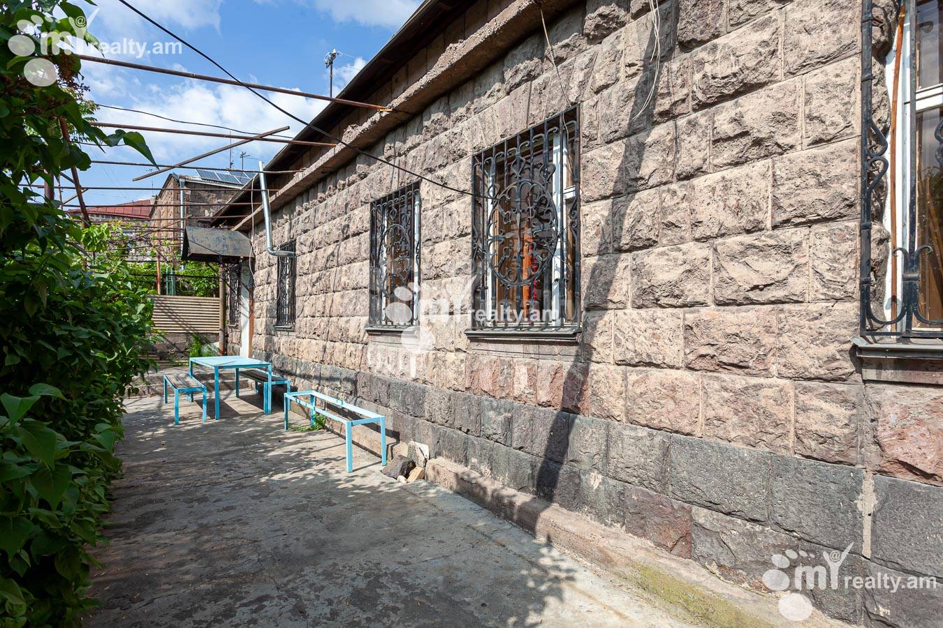 Купить дом Чаренц ул, Центр Ереван, 155335