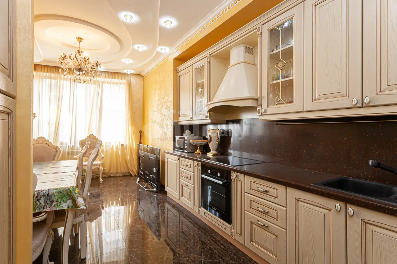 3 bedroom apartment for rent خیابان تِریان, مرکز شهر ایروان, 161460