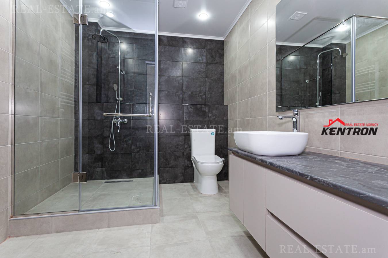 3 սենյականոց բնակարան  Գ. Հովսեփյան փող, Նորք-Մարաշ Երևան, 131969