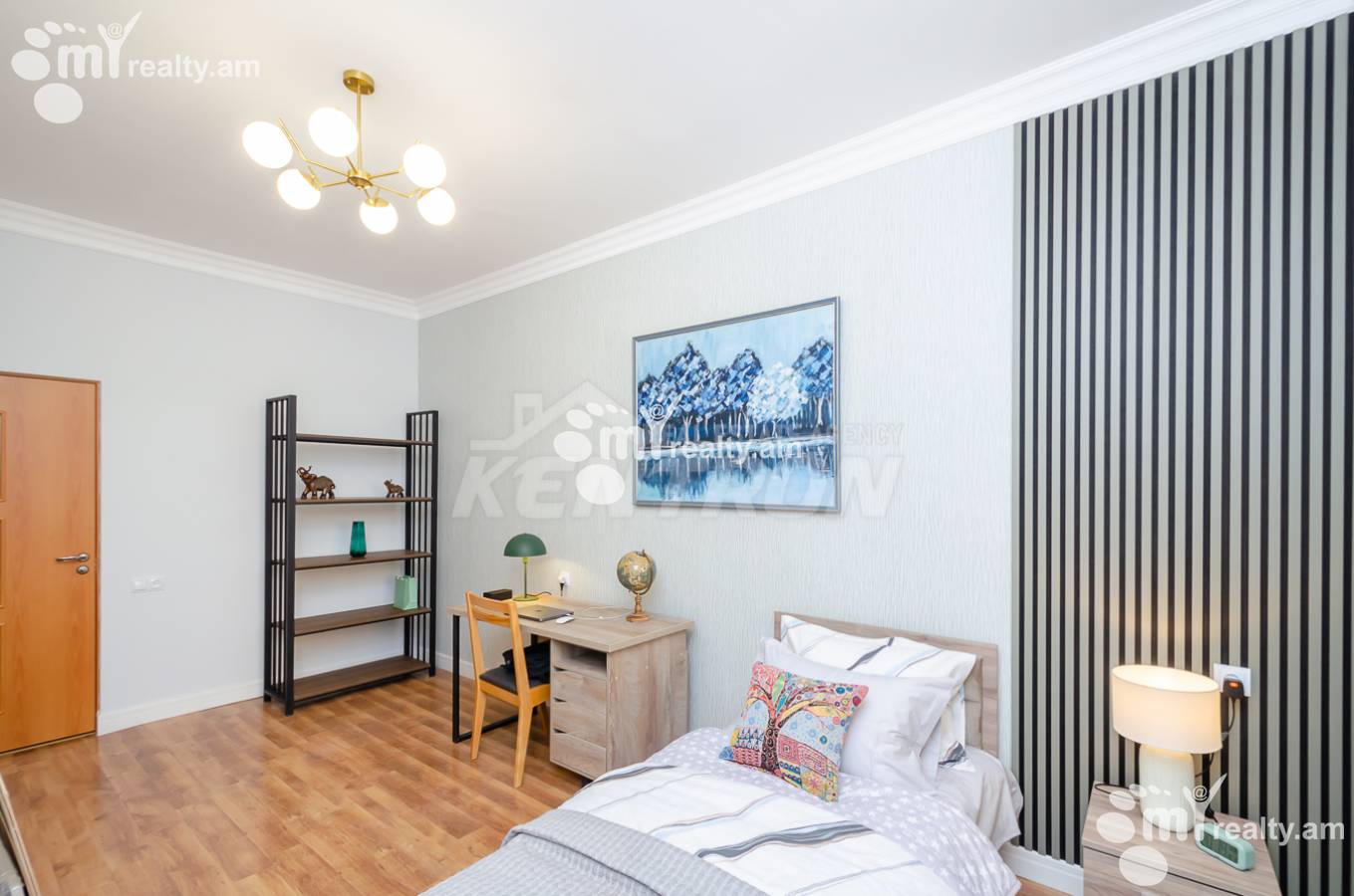 4 սենյականոց բնակարան  Մ․ Մելքոնյան փող, Կենտրոն Երևան, 155071