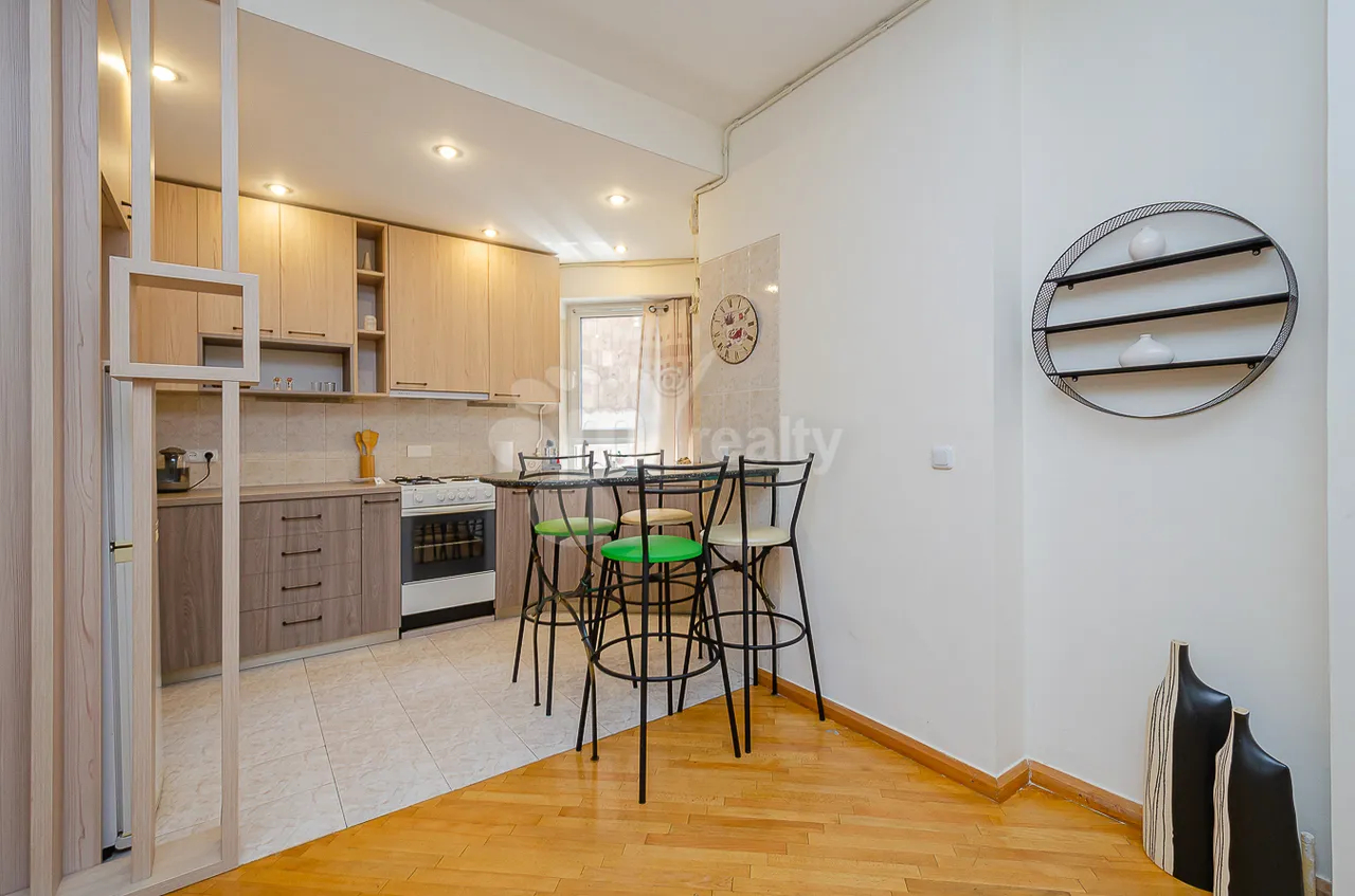 2 bedroom apartment for sale Amiryan St, Center Yerevan, 160857
