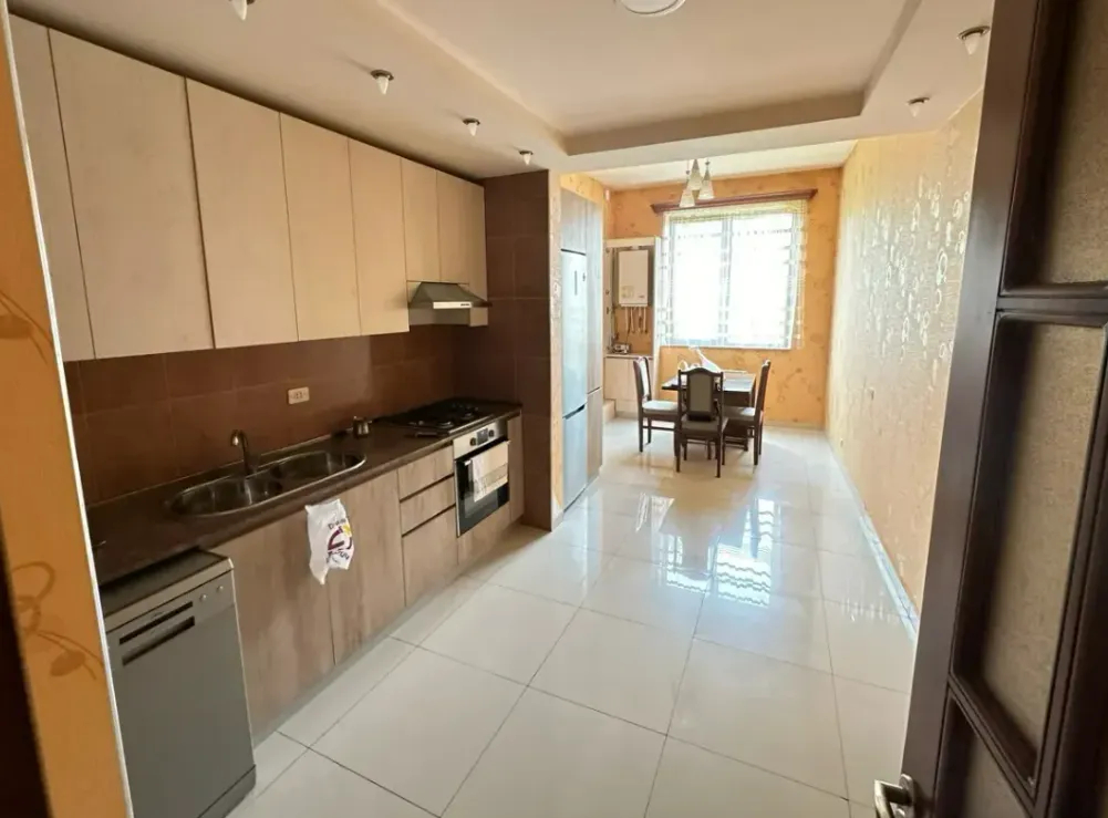 Снять 4 комнатную квартиру Закян ул, Центр Ереван, 159572