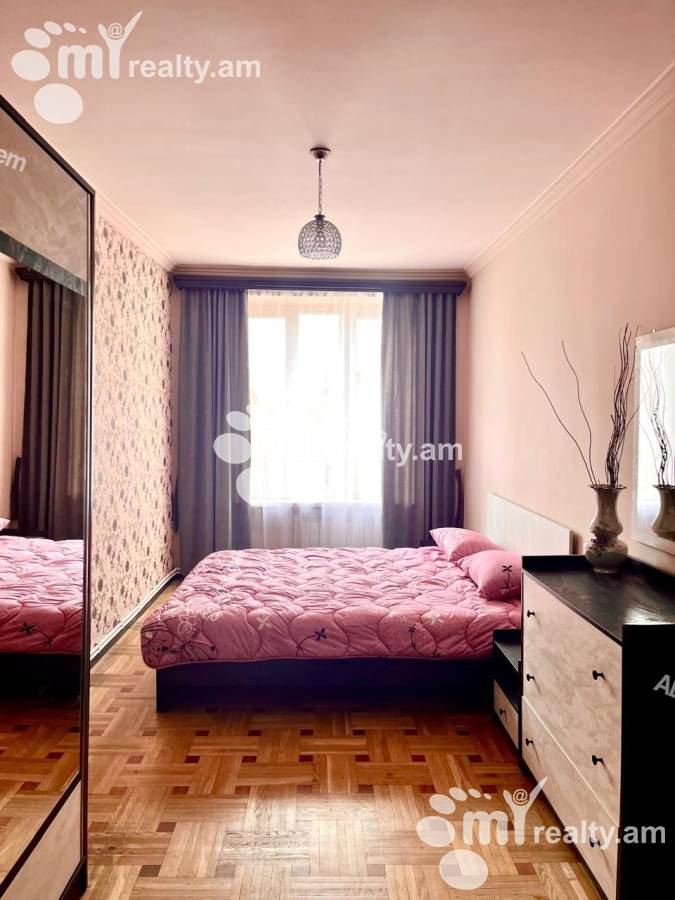 4 bedroom apartment for rent Abovyan St, Center Yerevan, 123258