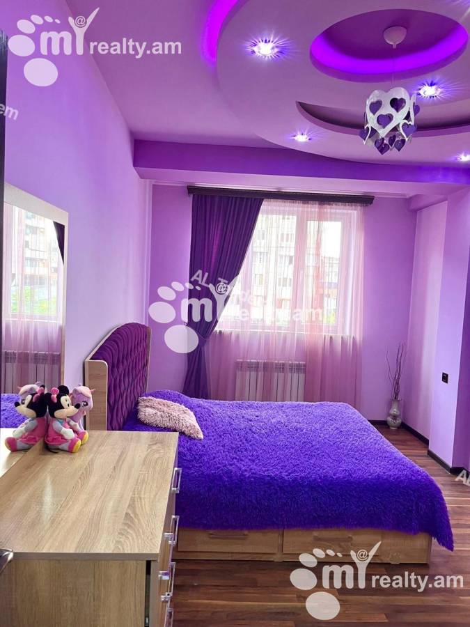 4 bedroom apartment for rent Abovyan St, Center Yerevan, 123258