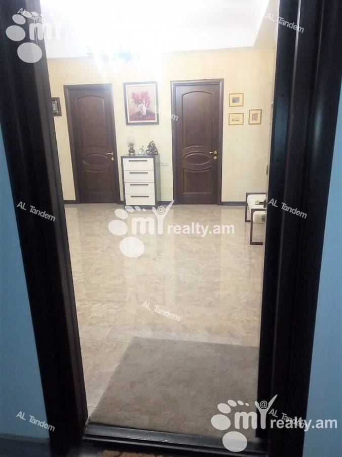 4 bedroom apartment for sale Fuchik St, Ajapnyak Yerevan, 124925