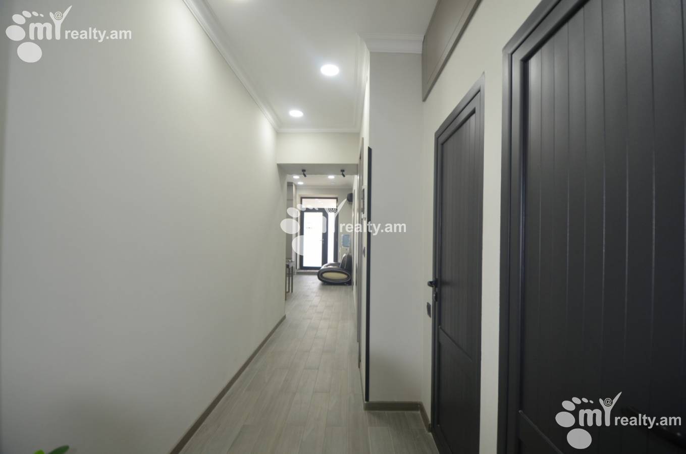 Снять коммерческoе помещение Вардананц ул, Центр Ереван, 132375