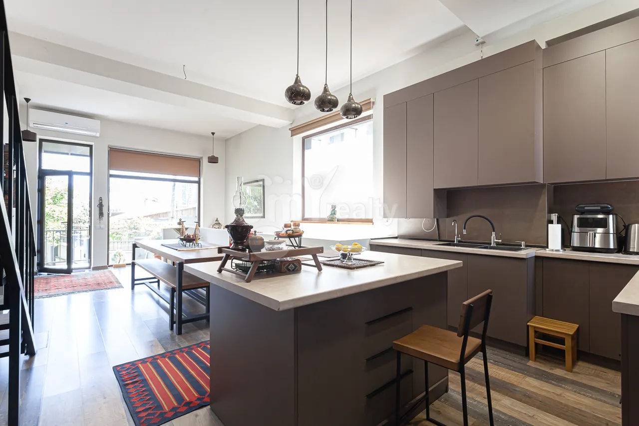 House for sale Fizkulturnikner St, Center Yerevan, 157326