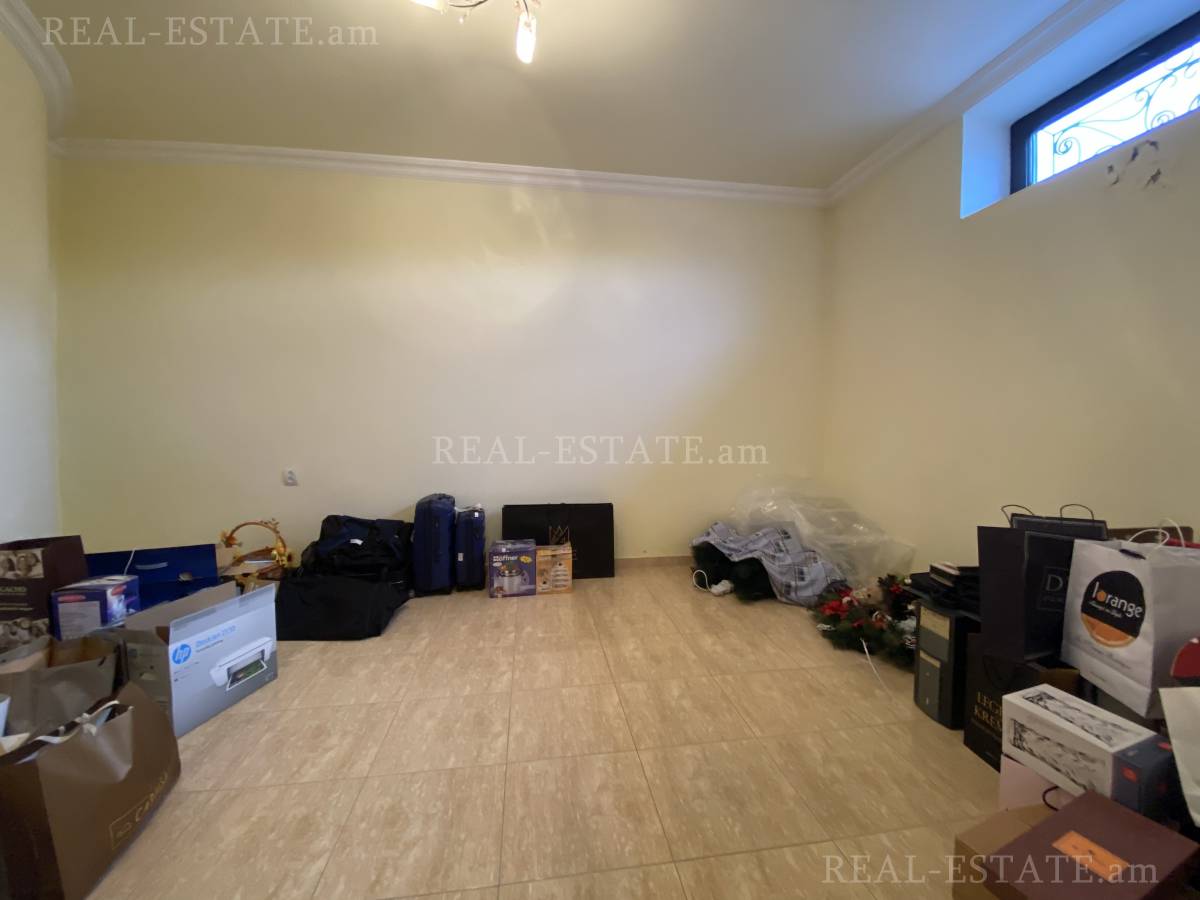 Купить дом Таиров ул., Центр Ереван, 118399