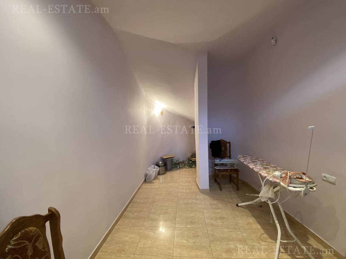 Купить дом Таиров ул., Центр Ереван, 118399