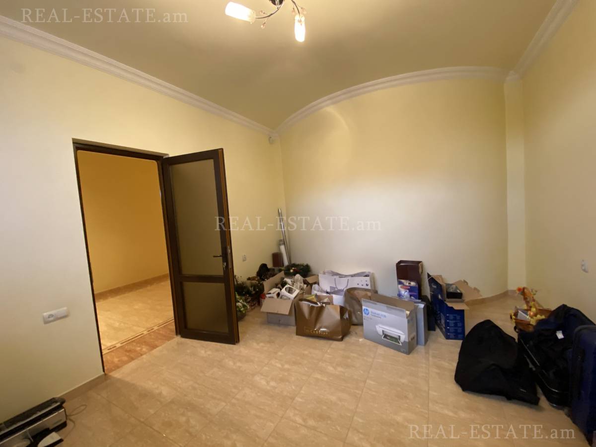 Купить дом Таиров ул., Центр Ереван, 118399