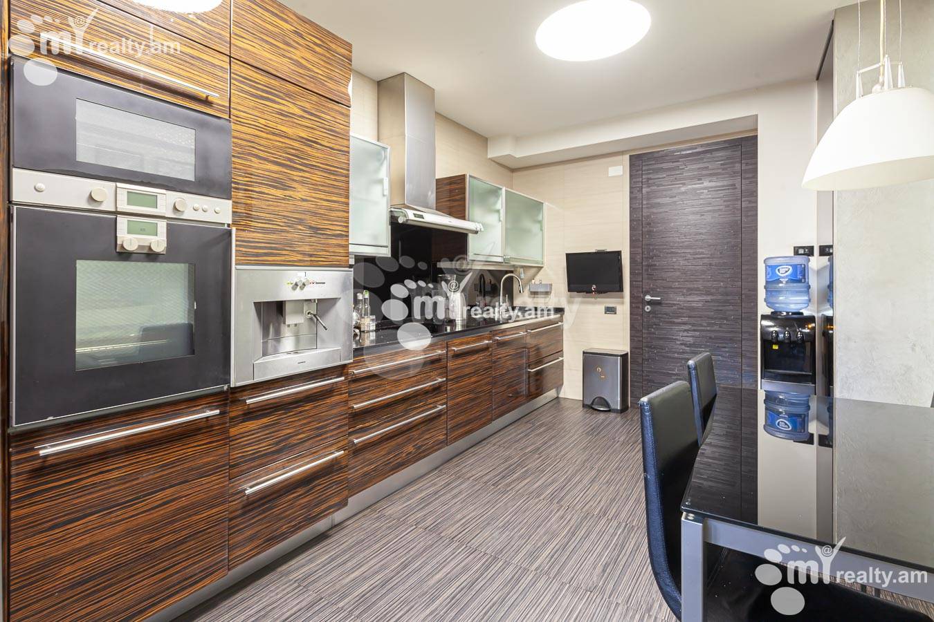 4 սենյականոց բնակարան  Տերյան փող, Կենտրոն Երևան, 155295