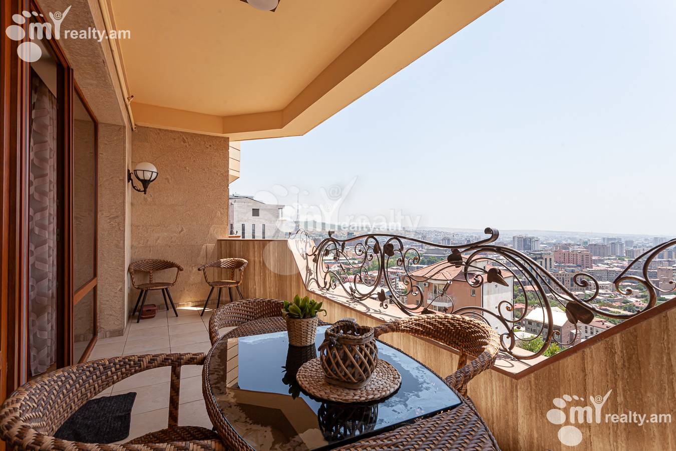 4 սենյականոց բնակարան  Անտառային փող, Կենտրոն Երևան, 156022