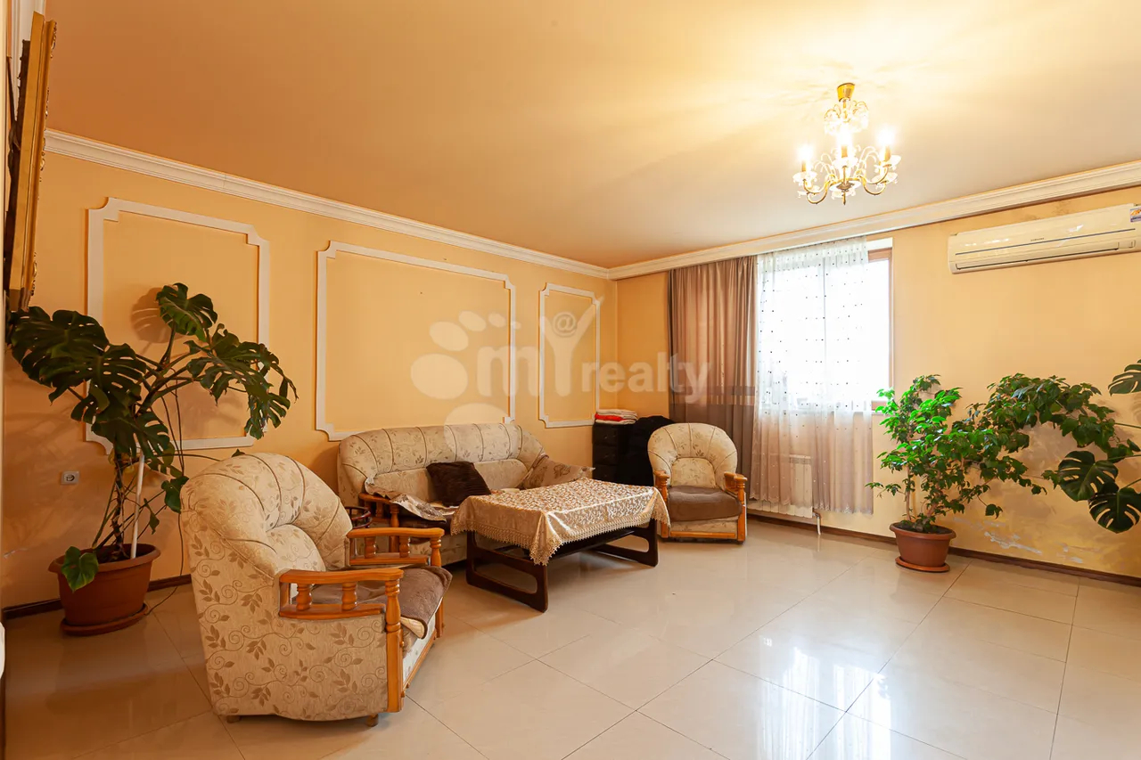 3 bedroom apartment for sale Orbeli Yeghbayrner   St, Arabkir Yerevan, 160353