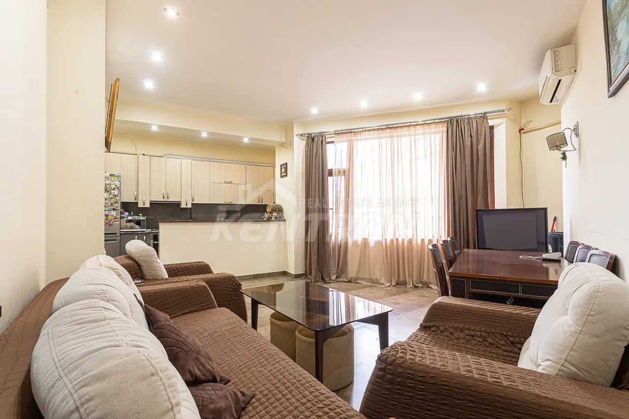 4 bedroom apartment for sale Hanrapetutyan St, Center Yerevan, 159013