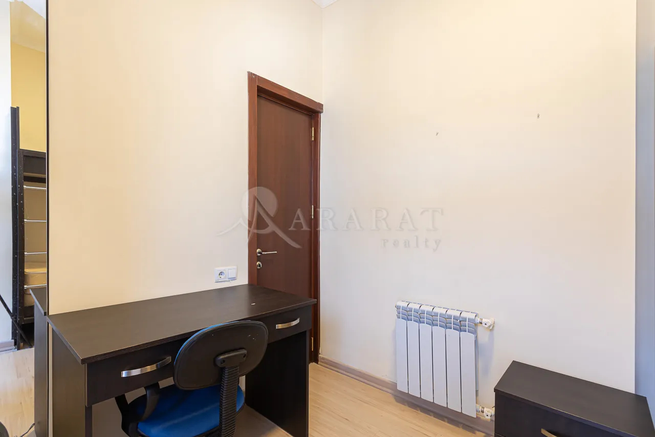 4 bedroom apartment for sale خیابان آنتارایین, مرکز شهر ایروان, 157845