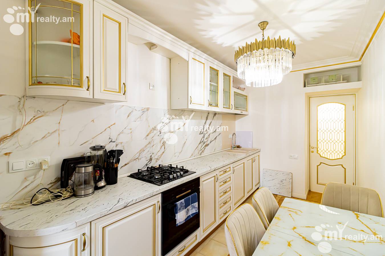 Купить 4 комнатную квартиру Орбели Ехбайрнери ул, Арабкир Ереван, 154536