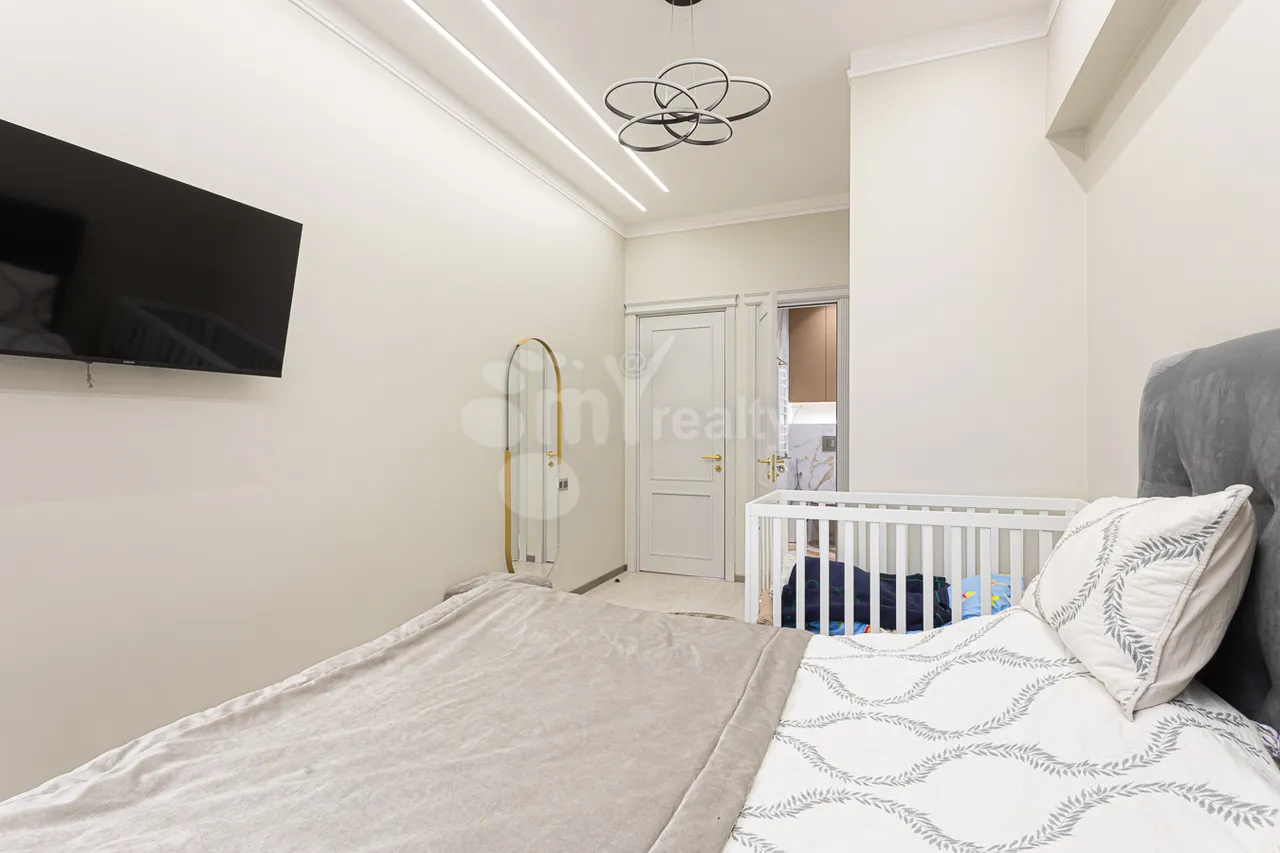 Купить 3 комнатную квартиру Бузанд ул, Центр Ереван, 159659