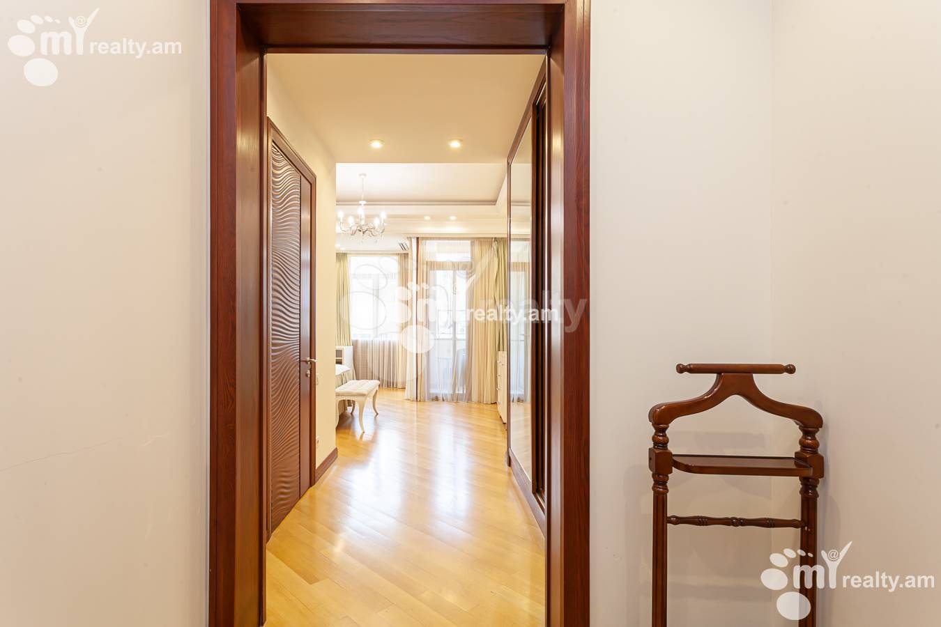 3 bedroom apartment for rent Yekmalyan St, Center Yerevan, 154623