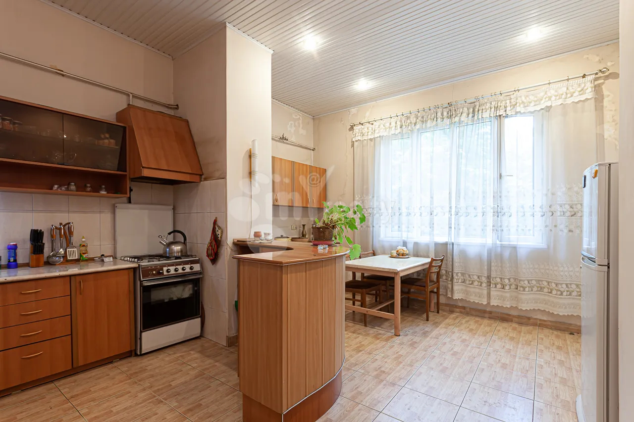 3 bedroom apartment for sale Pushkin St, Center Yerevan, 161163