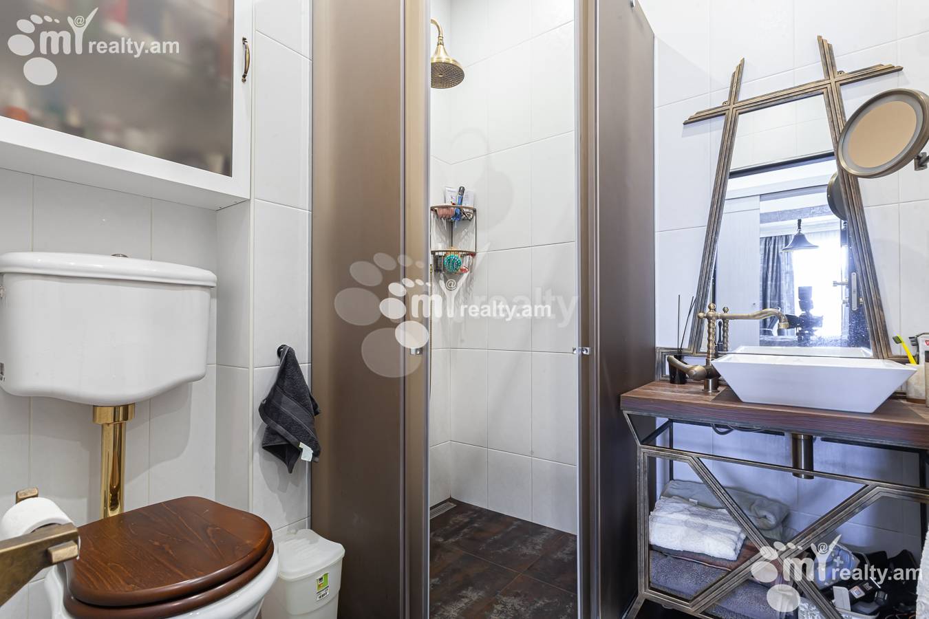 4 սենյականոց բնակարան  Մաշտոցի պող, Կենտրոն Երևան, 154549