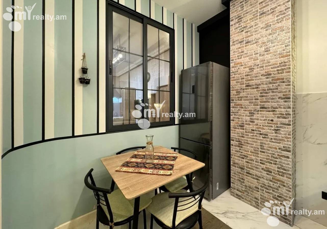 3 bedroom apartment for sale خیابان گِریبودوف, عربگیر ایروان, 158122