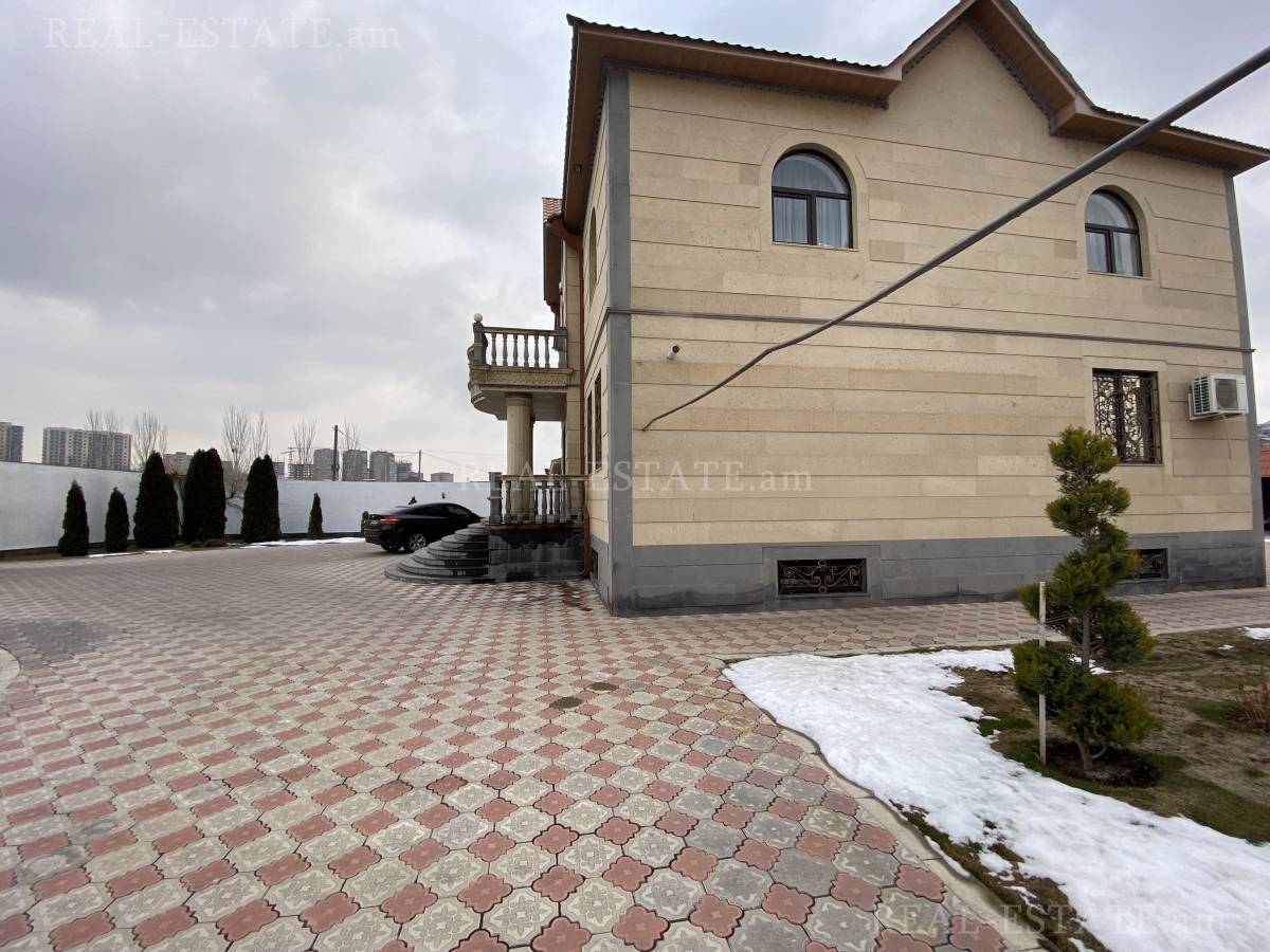 Купить дом Таиров ул., Центр Ереван, 118399