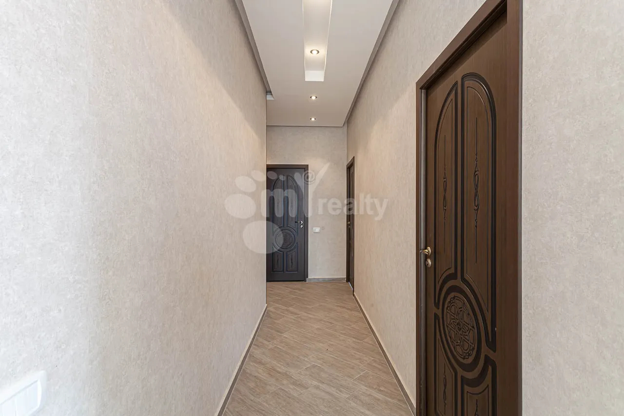 3 bedroom apartment for rent Aram St, Center Yerevan, 160116